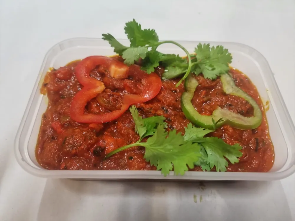 Pepper curry with red and green pepper and coriander